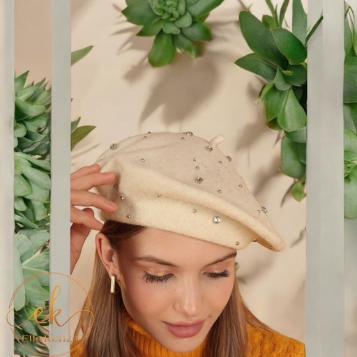 Beret with stones
